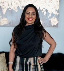 Dermaplaning Training - Dermaplaning is the one of the most
popular exfoliating treatments,
involving a surgical blade. This
course will take your skin care
treatments to the next level. 