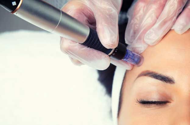 Microneedling Training - Microneedling is a great treatment
to increase collagen and rejuvenate
the skin. This course goes in depth
into one of the most innovative
additions to the professional beauty
industry. 